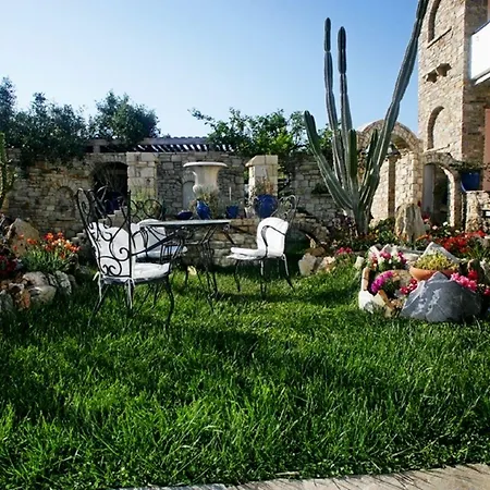 فندق Argo & أييوي أبوستولوي