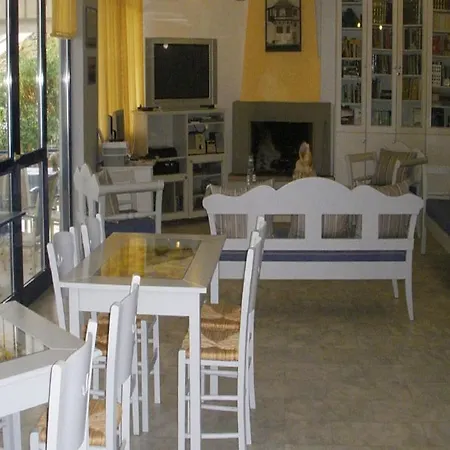 Argo & 3* Agioi Apostoloi (Evia)